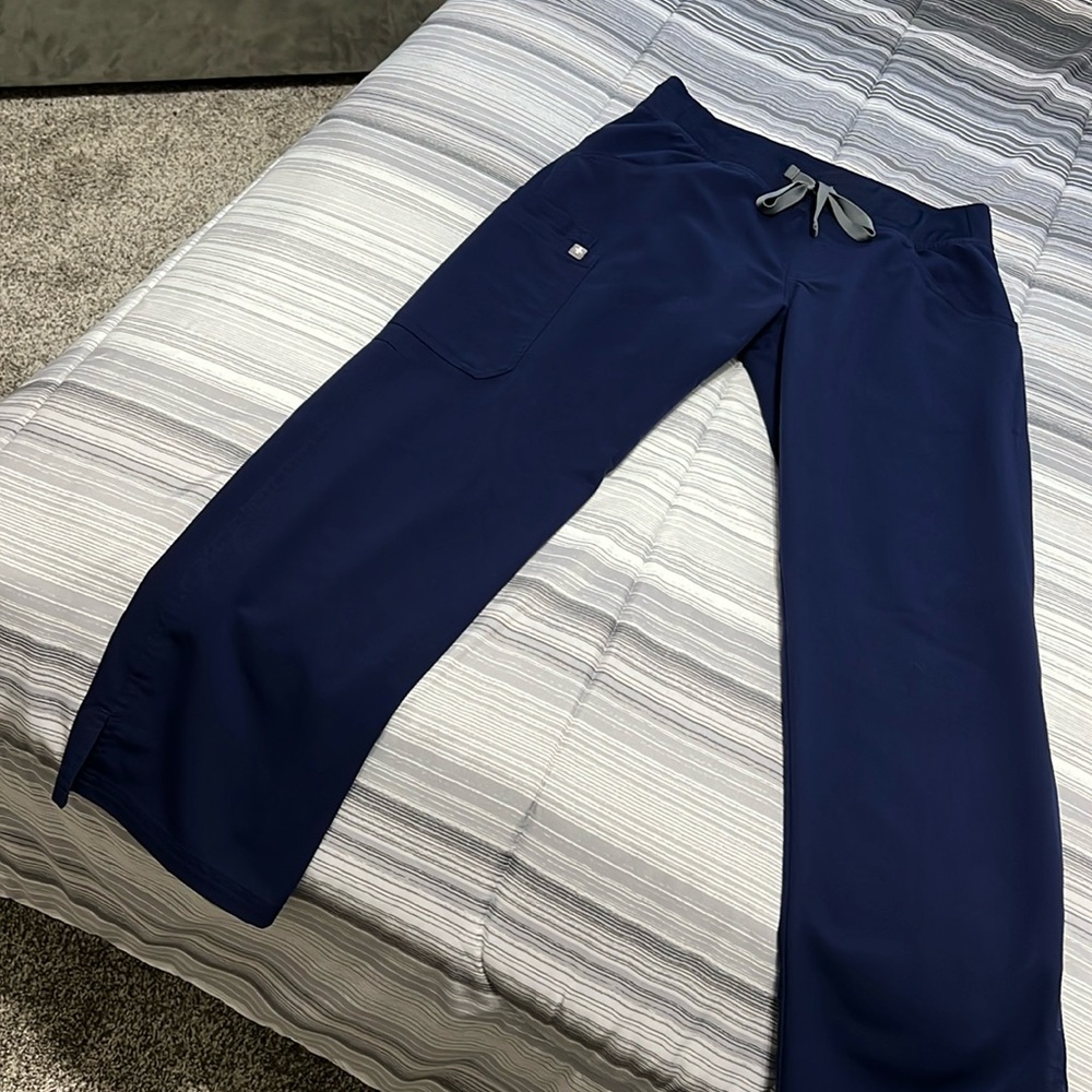 2 pairs of Figs Kade Cargo scrub pants